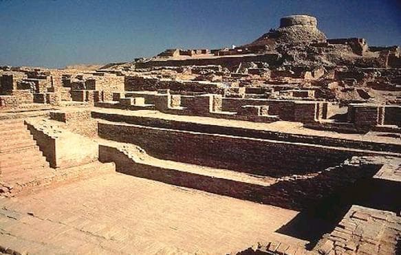The Planned Cities of the Indus